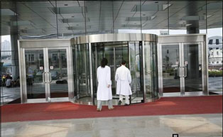 北京腫瘤醫(yī)院旋轉(zhuǎn)門工程案例 - 中出網(wǎng)-智能出入口與停車充電門戶