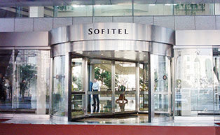 上海索菲特酒店旋轉(zhuǎn)門工程案例