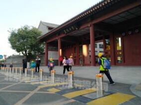 校園安保----卓奧世鵬校園升降柱筑牢學(xué)校安全門