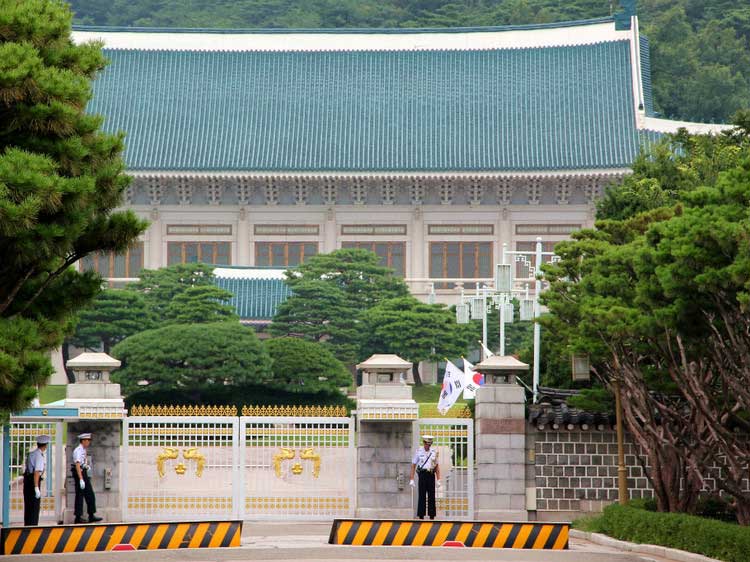 韓國總統(tǒng)府-青瓦臺路障機案例 - 中出網(wǎng)-智能出入口與停車充電門戶