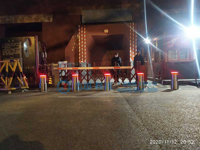 北京故宮博物院東華門雙級(jí)氣動(dòng)升降柱項(xiàng)目 - 中出網(wǎng)-智能出入口與停車充電門戶