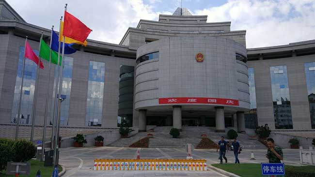 云南省人大路障機案例 - 中出網-智能出入口與停車充電門戶