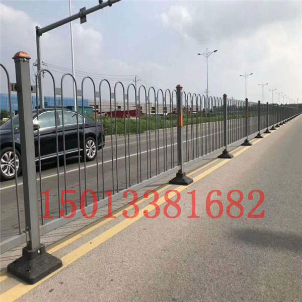 京式隔離欄桿生產(chǎn)廠家 廣州道路中央防撞護(hù)欄