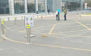 北京亦莊國際生物醫(yī)藥園不銹鋼防撞柱安裝實(shí)例 - 中出網(wǎng)-智能出入口與停車充電門戶