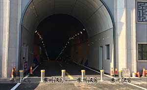 溧陽水電站防沖撞型液壓升降柱案例