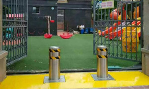 幼兒園門口升降柱案例 - 中出網(wǎng)-智能出入口與停車充電門戶