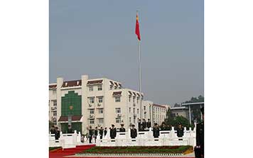 錐形電動內(nèi)置式旗桿