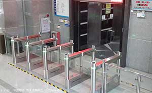 中國移動寬通道擺閘出入口控制系統(tǒng)案例