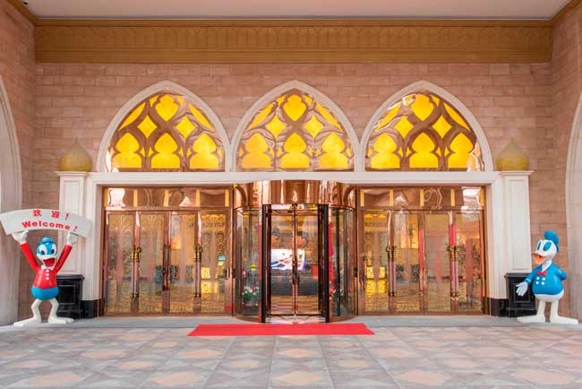 啟東恒大威尼斯兒童中心旋轉(zhuǎn)門案例 - 中出網(wǎng)-智能出入口與停車充電門戶