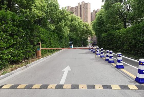 藍卡科技AI云無人化停車場