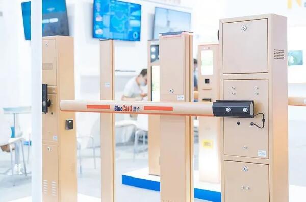 藍卡攜“家族金”新品亮相南京安防展