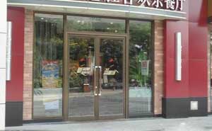 必勝客餐廳肯德基門(mén)案例