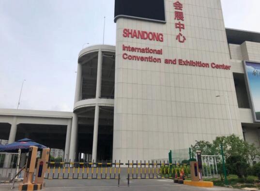 會(huì)展中心安快819車牌識(shí)別+107柵欄道閘案例