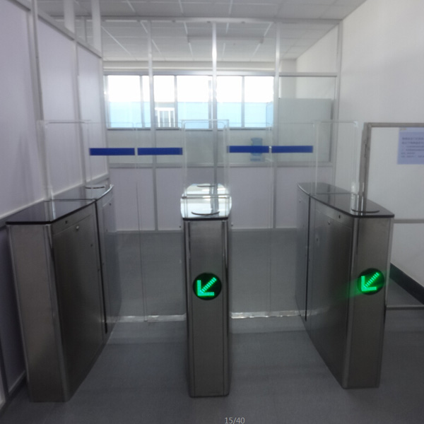 北京高檔寫字樓通道閘案例 - 中出網(wǎng)-智能出入口與停車充電門戶