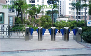 武漢錦繡龍城通道閘案例