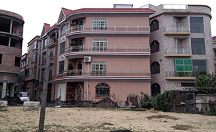 順德農(nóng)貿(mào)市場拉閘門工程案例 - 中出網(wǎng)-智能出入口與停車充電門戶