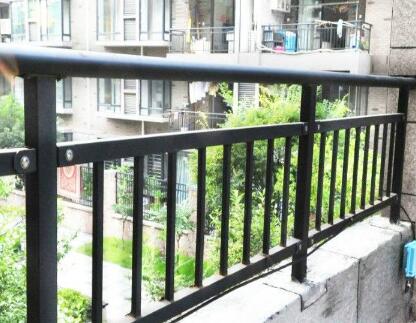 鋅鋼護(hù)欄 - 熱鍍鋅護(hù)欄