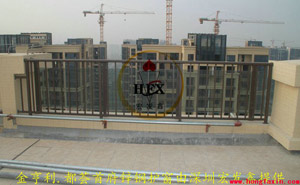 深圳金享利鋅鋼陽(yáng)臺(tái)護(hù)欄案例 - 中出網(wǎng)-智能出入口與停車充電門戶