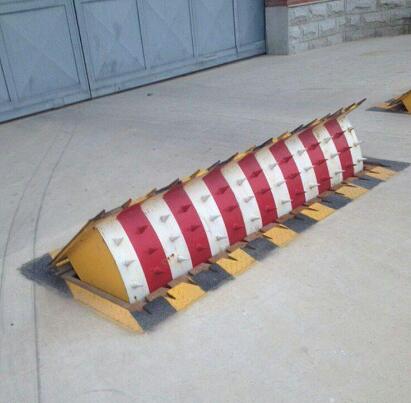 路障機 - 破胎器