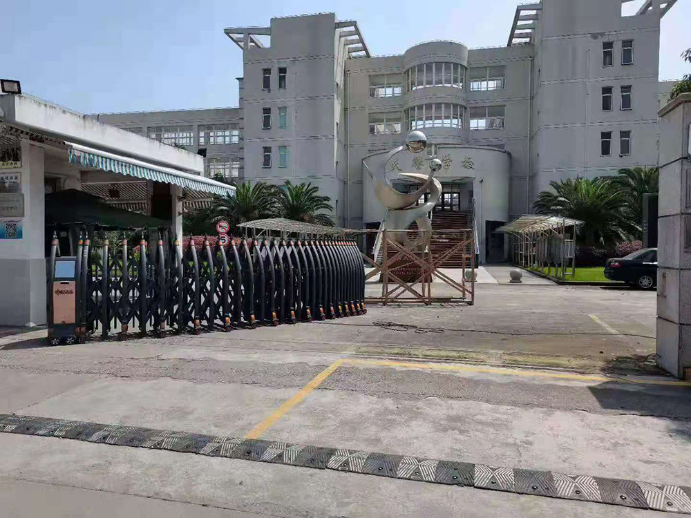 奔騰工程案例 - 中出網-智能出入口與停車充電門戶