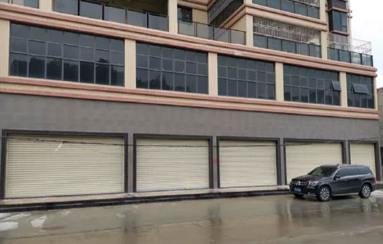 卷閘門系列案例 - 中出網(wǎng)-智能出入口與停車充電門戶