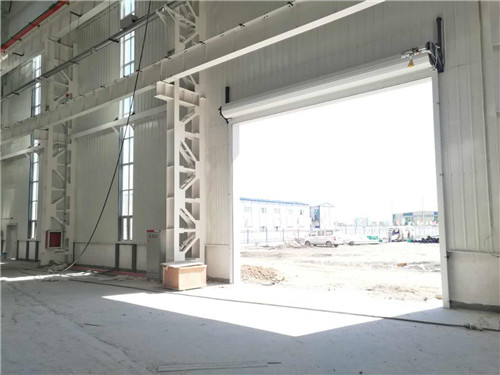 湘聯(lián)抗風(fēng)卷簾門隨著“一帶一路”走進(jìn)新疆，走進(jìn)北新路橋