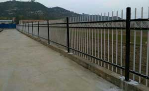 安陽(yáng)化學(xué)工業(yè)集團(tuán)有限責(zé)任公司護(hù)欄案例