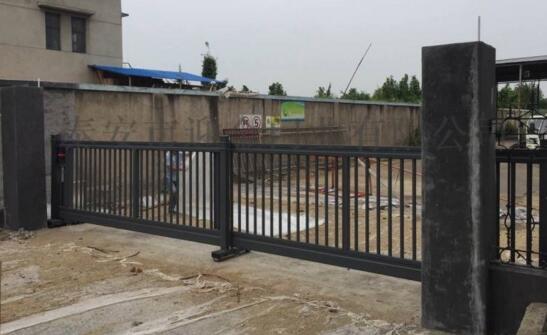 有人要爬門怎么辦？怎么保障本溪懸浮門內(nèi)以及人員的安全呢？