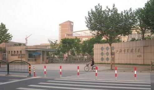 上海市實(shí)驗(yàn)學(xué)校選用上海出安智能升降柱 