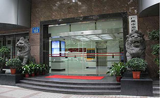 廣州道路交通管理局自動門工程案例 - 中出網(wǎng)-智能出入口與停車充電門戶