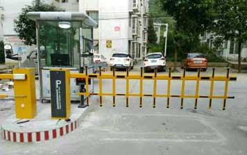 濟寧出安智能道閘亮相在濟寧醫(yī)學(xué)院附屬醫(yī)院大門口 