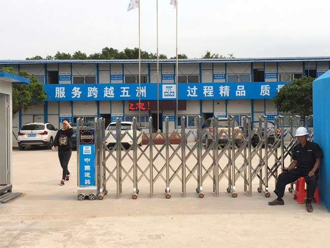 中建一局伸縮門案例 - 中出網(wǎng)-智能出入口與停車充電門戶