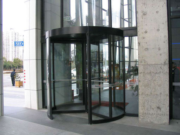 喜迎昆明出安智能旋轉(zhuǎn)門(mén)進(jìn)駐中南?云境