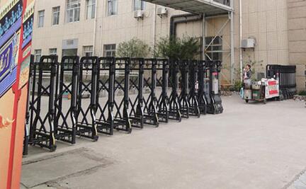 宏福麗景選用臺州出安智能伸縮門