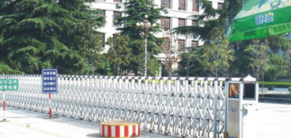 浙江省玉環(huán)實驗學校與臺州出安智能伸縮門達成合作協(xié)議