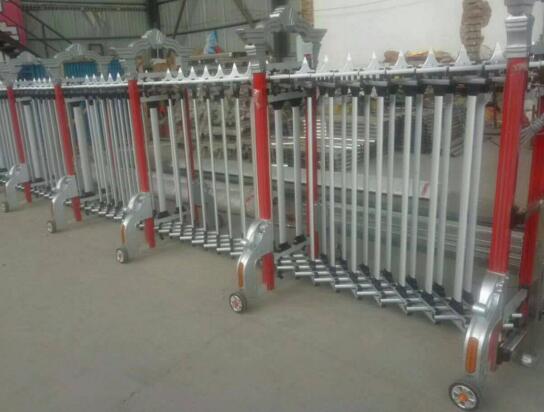 嘉興出安智能伸縮門(mén)閃亮在嘉興有定食品有限公司大門(mén)口