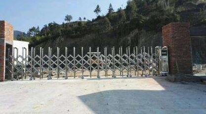 電賀滄州體育運動學(xué)校選擇滄州出安智能為電動伸縮門供貨商