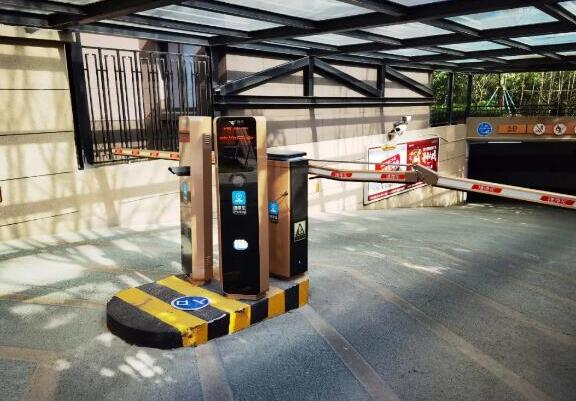 捷順科技聯(lián)合嘉興經(jīng)開公安分局，打造全國首個“健康碼通行”停車場！