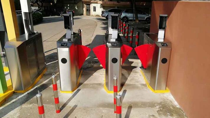 廣東省佛山市順德區(qū)聚賢小學(xué) - 中出網(wǎng)-智能出入口與停車充電門戶