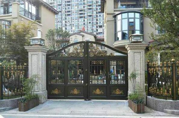 湖州出安智能別墅鋁藝大門讓湖州雅居樂(lè)濱江國(guó)際顯得更有個(gè)性