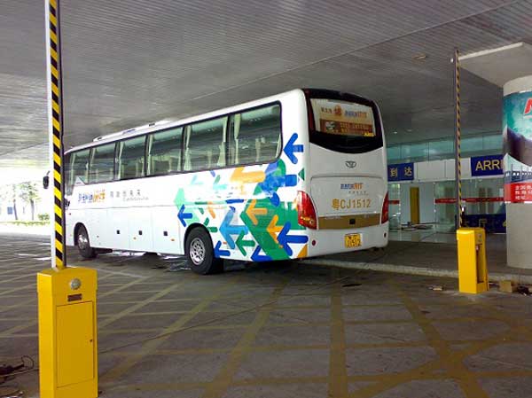 珠海機(jī)場(chǎng)大巴通道直桿道閘案例 - 中出網(wǎng)-智能出入口與停車充電門戶
