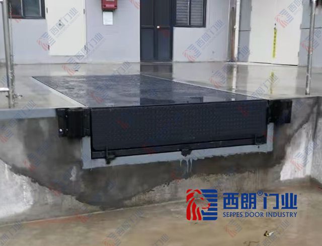 嘉興倉庫卸物升降調(diào)節(jié)平臺