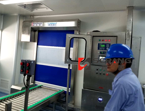 南京提升機(jī)設(shè)備上用的快速卷簾門(mén)