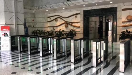 忠于全能！富士智能明星產(chǎn)品“凌雲(yún)”擺閘入駐深圳水務(wù)集團！