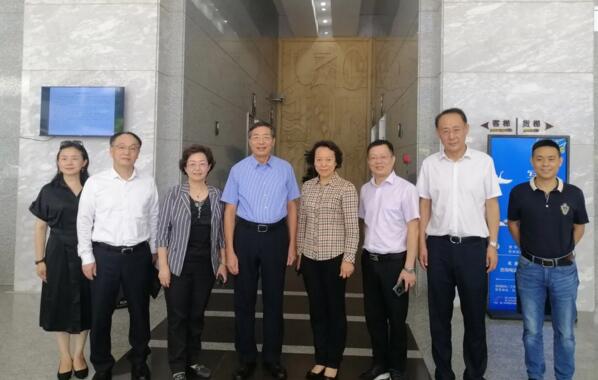 長(zhǎng)春市政協(xié)領(lǐng)導(dǎo)與廈門(mén)市政協(xié)領(lǐng)導(dǎo)蒞臨科拓參觀考察