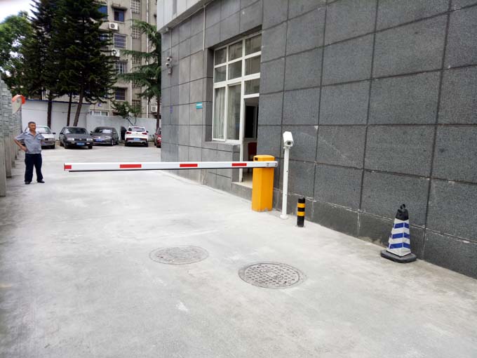 綿陽游仙區(qū)國稅局車牌識別系統(tǒng)案例 - 中出網(wǎng)-智能出入口與停車充電門戶