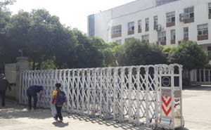 宜賓東辰國際學(xué)校電動(dòng)伸縮門案例