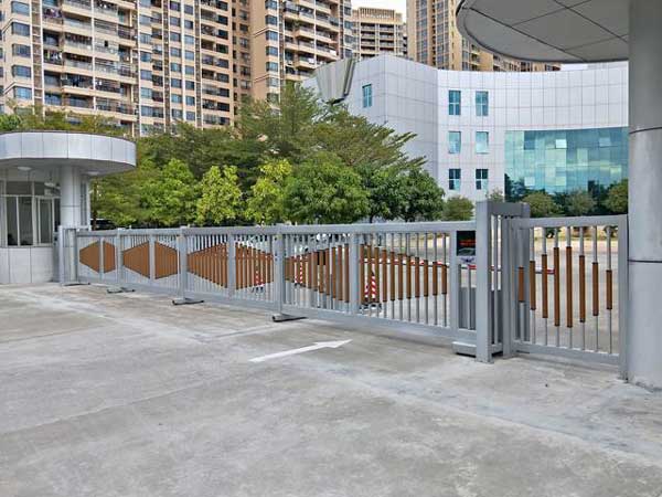 熱烈祝賀瀘州出安智能電動伸縮門進駐瀘州學(xué)士山?公園城