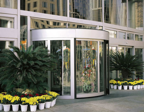 喜迎濮陽出安智能旋轉(zhuǎn)門進駐建業(yè)新城