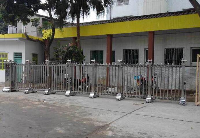 婁底出安智能電動(dòng)伸縮門(mén)進(jìn)駐婁底市創(chuàng)業(yè)投資集團(tuán)有限公司